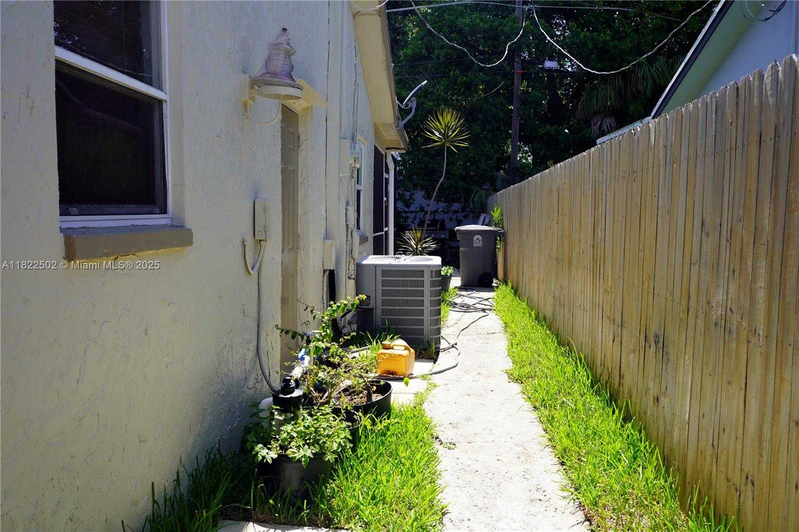 Small Image of 22115 SOUTH WEST 58TH AVE, Boca Raton Number 8
