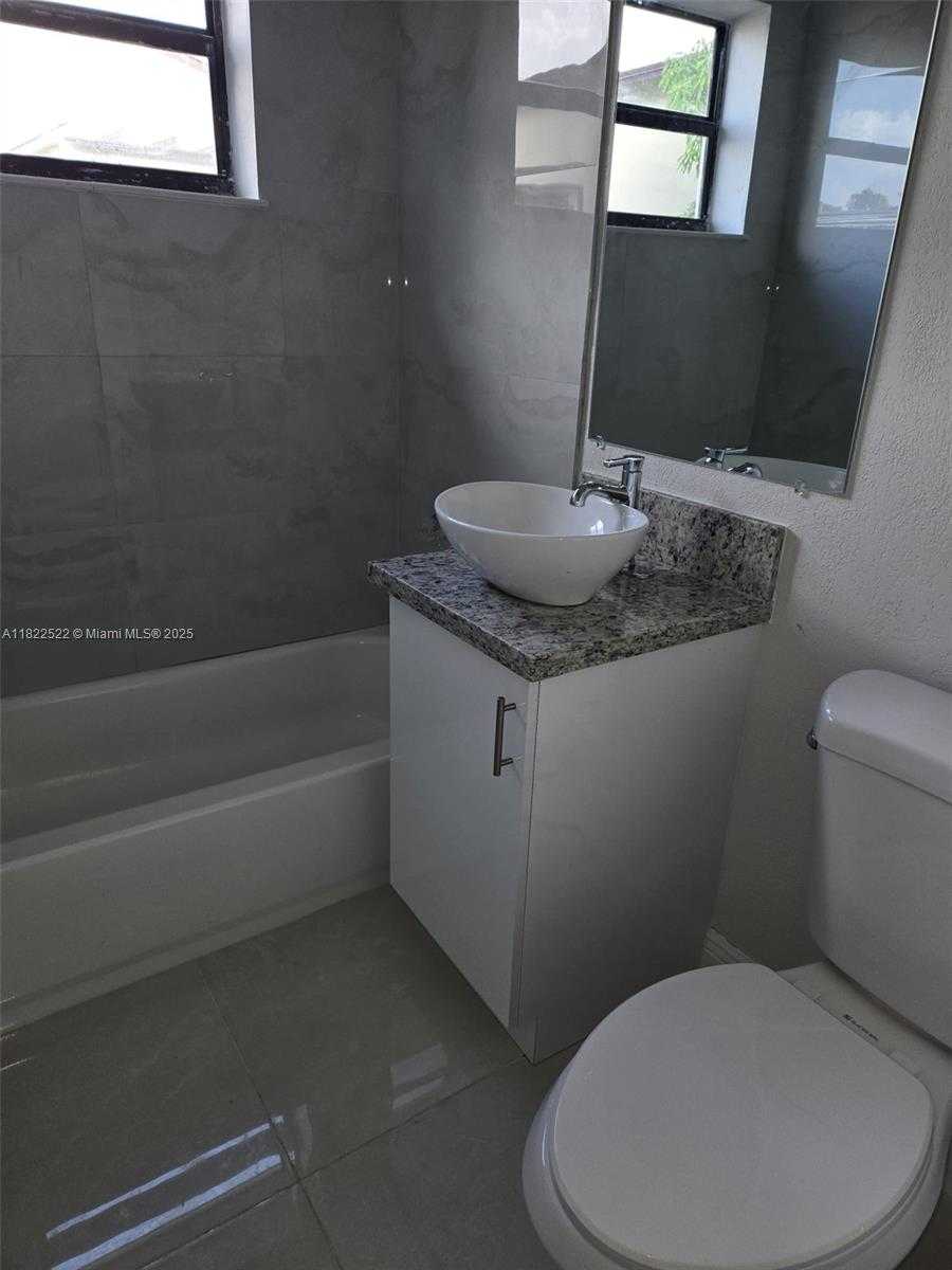 Small Image of 257 EAST 38TH ST, Hialeah Number 18