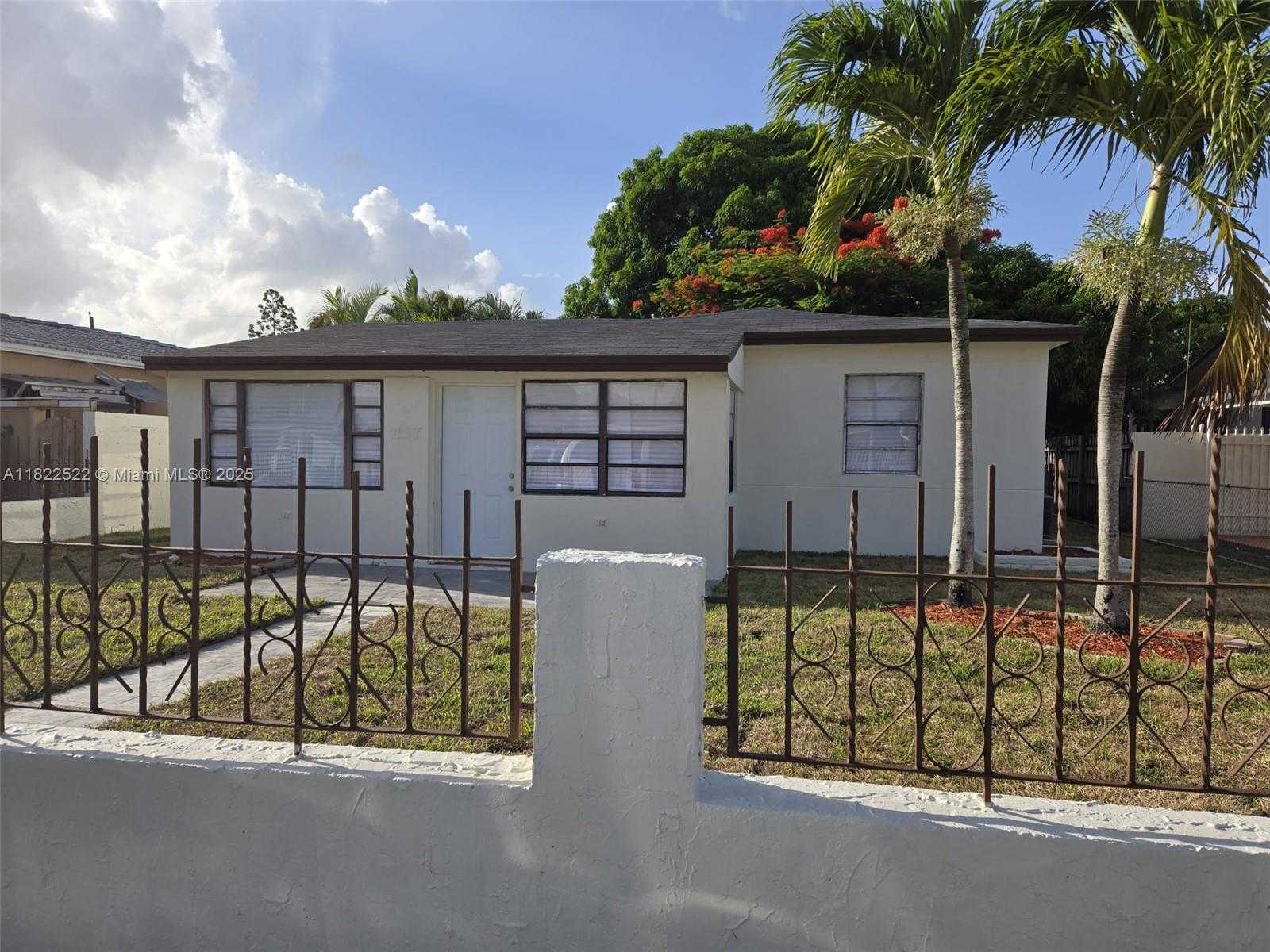 Small Image of 257 EAST 38TH ST, Hialeah Number 2