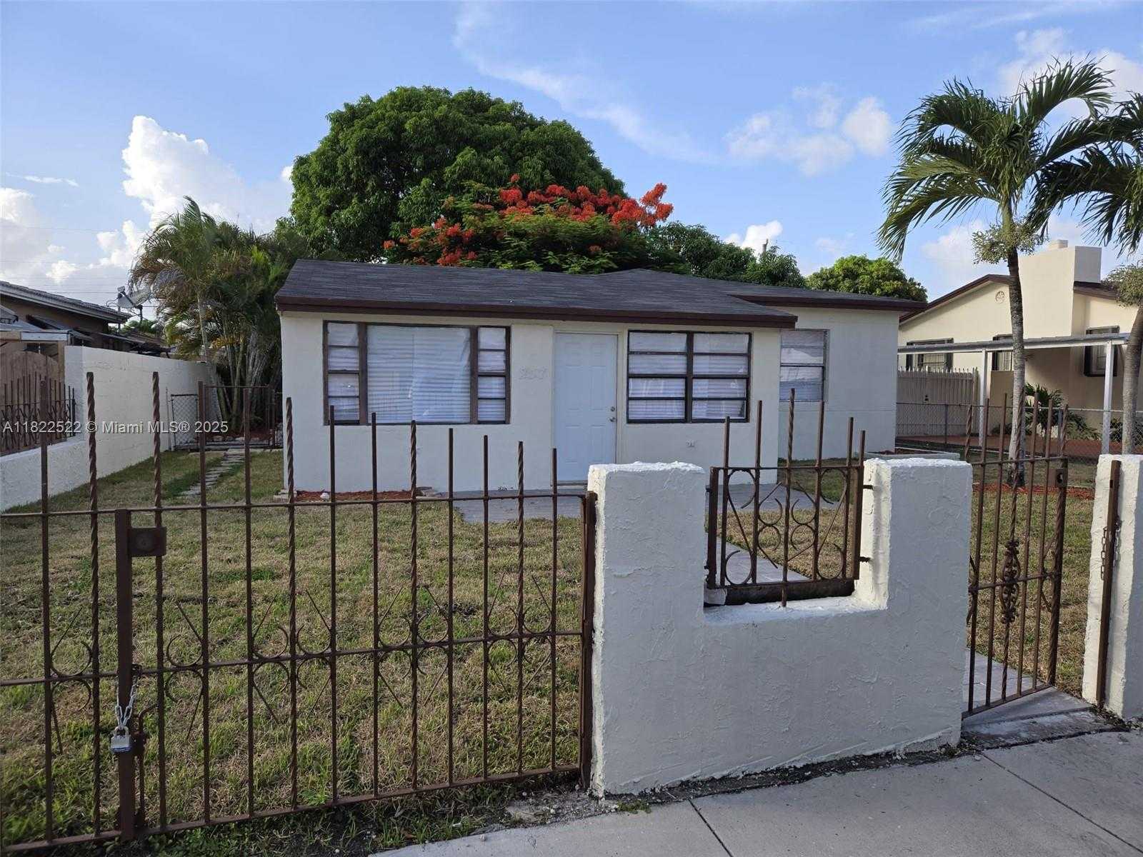 Small Image of 257 EAST 38TH ST, Hialeah Number 3