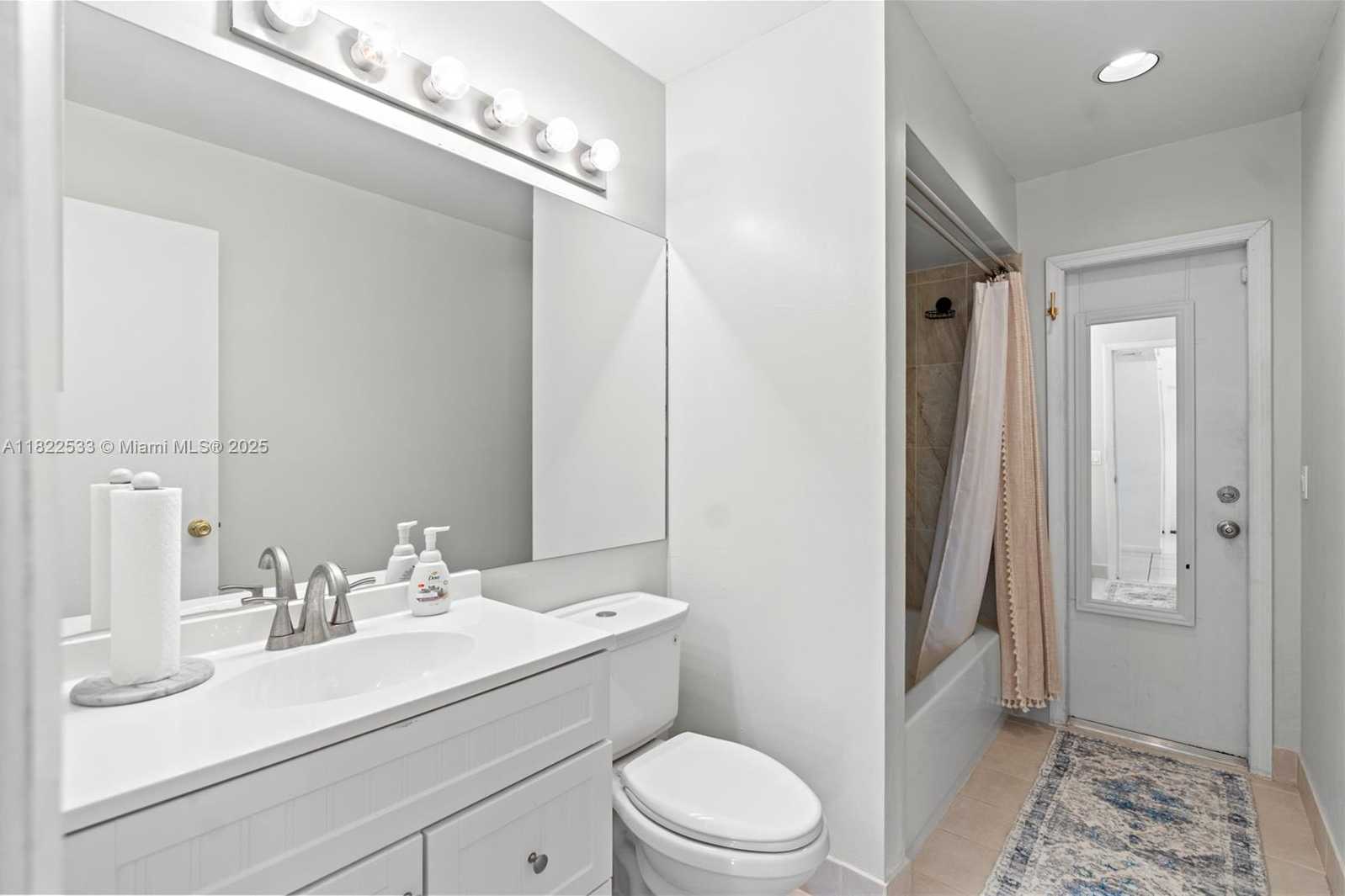 Small Image of 20511 NORTH EAST 7TH CT, Miami Number 10