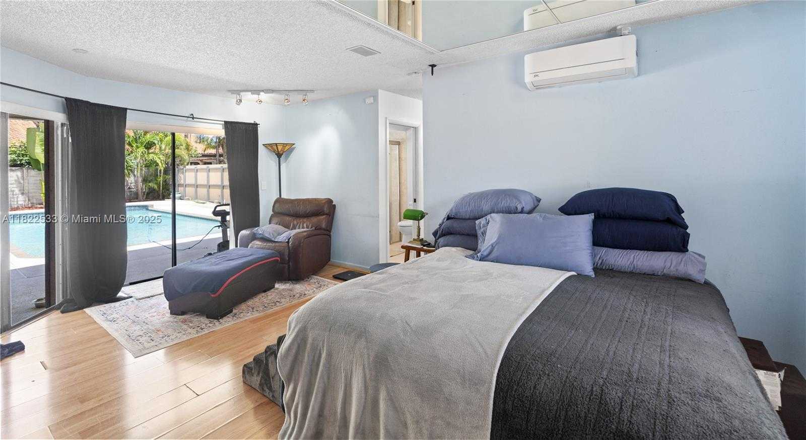 Small Image of 20511 NORTH EAST 7TH CT, Miami Number 14