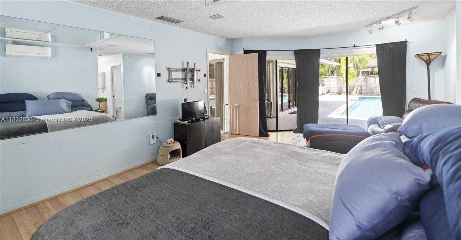 Small Image of 20511 NORTH EAST 7TH CT, Miami Number 15