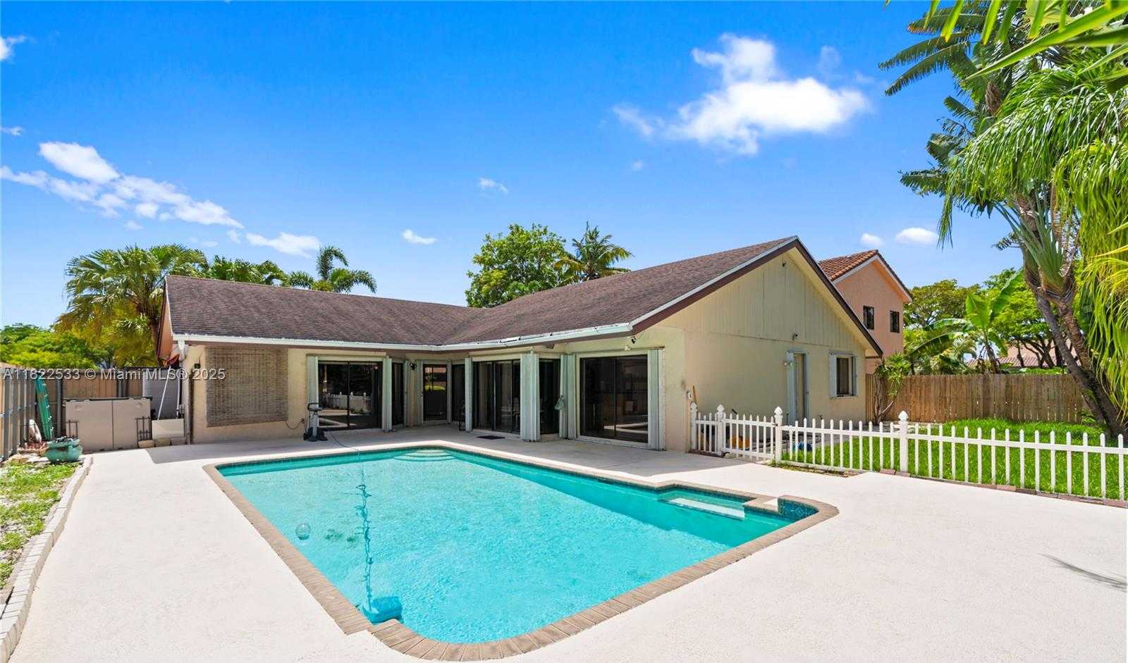 Small Image of 20511 NORTH EAST 7TH CT, Miami Number 21