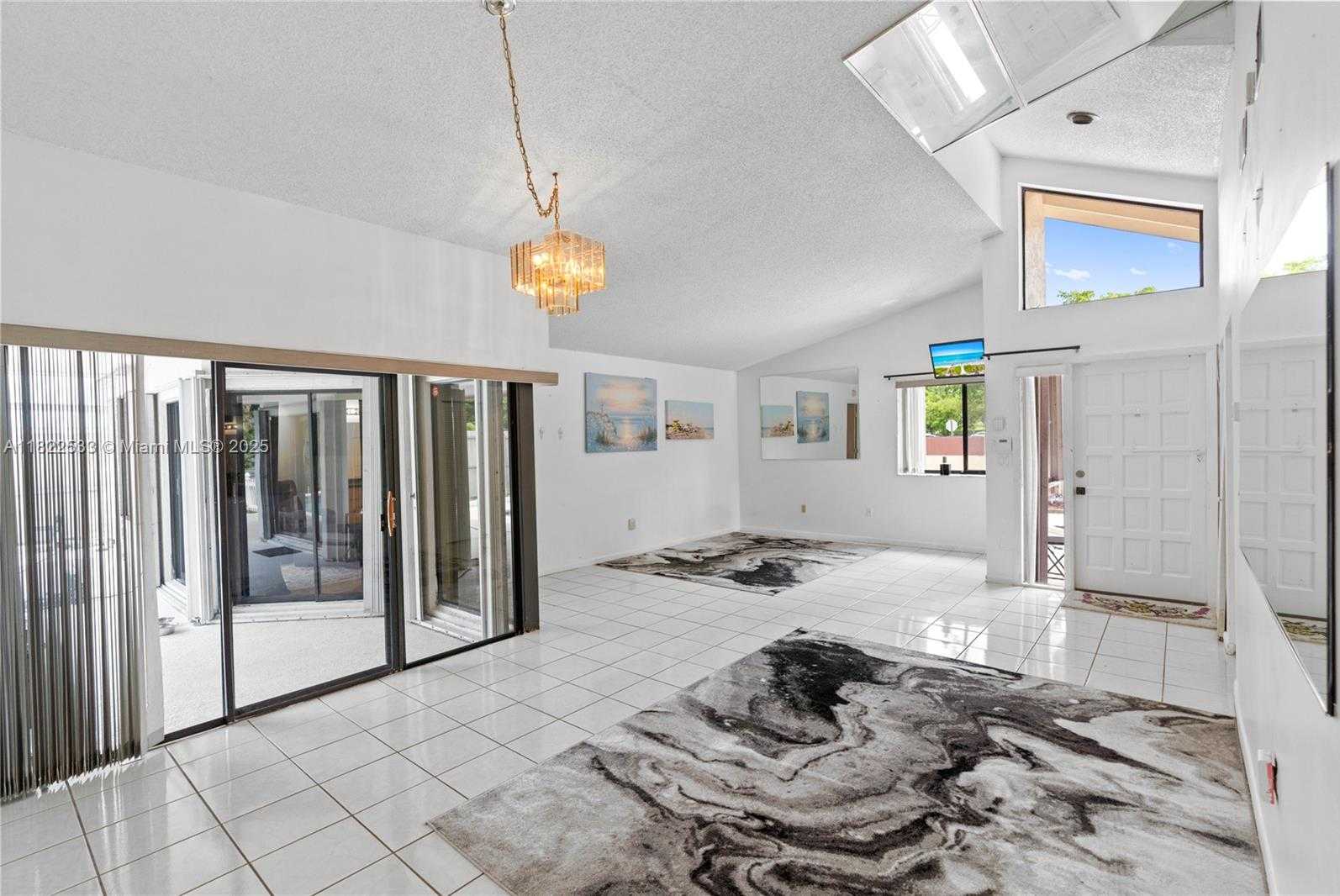 Small Image of 20511 NORTH EAST 7TH CT, Miami Number 5