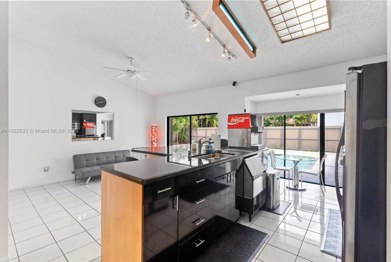 Small Image of 20511 NORTH EAST 7TH CT, Miami Number 6