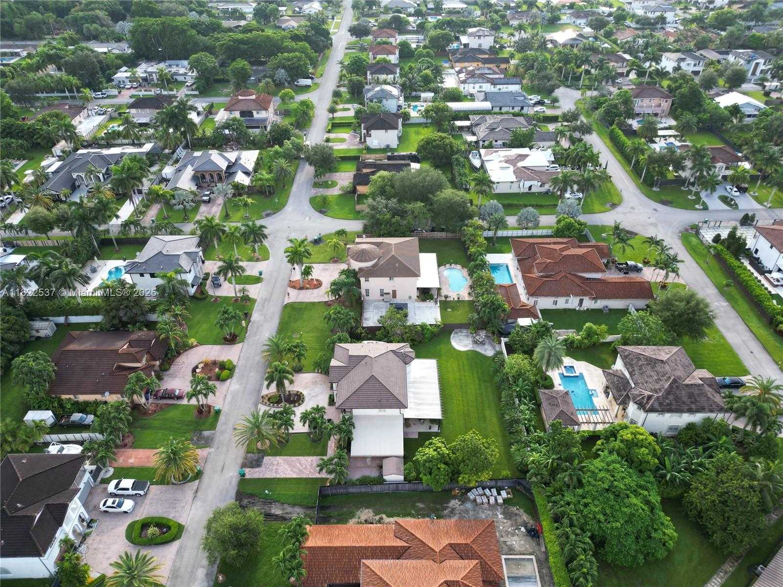 Small Image of 13006 SOUTH WEST 196TH ST, Miami Number 41