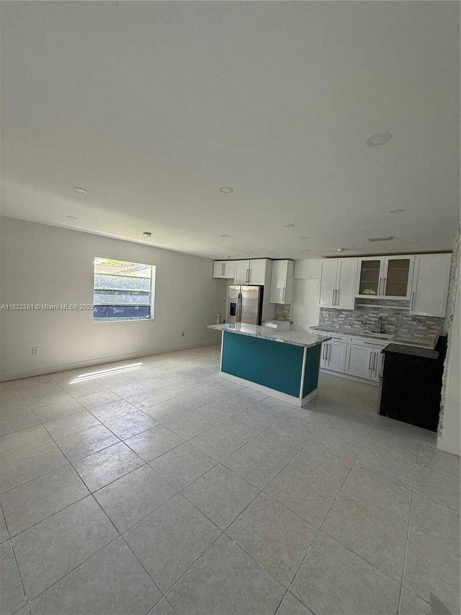 Small Image of 9801 SOUTH WEST 56TH ST, Miami Number 4