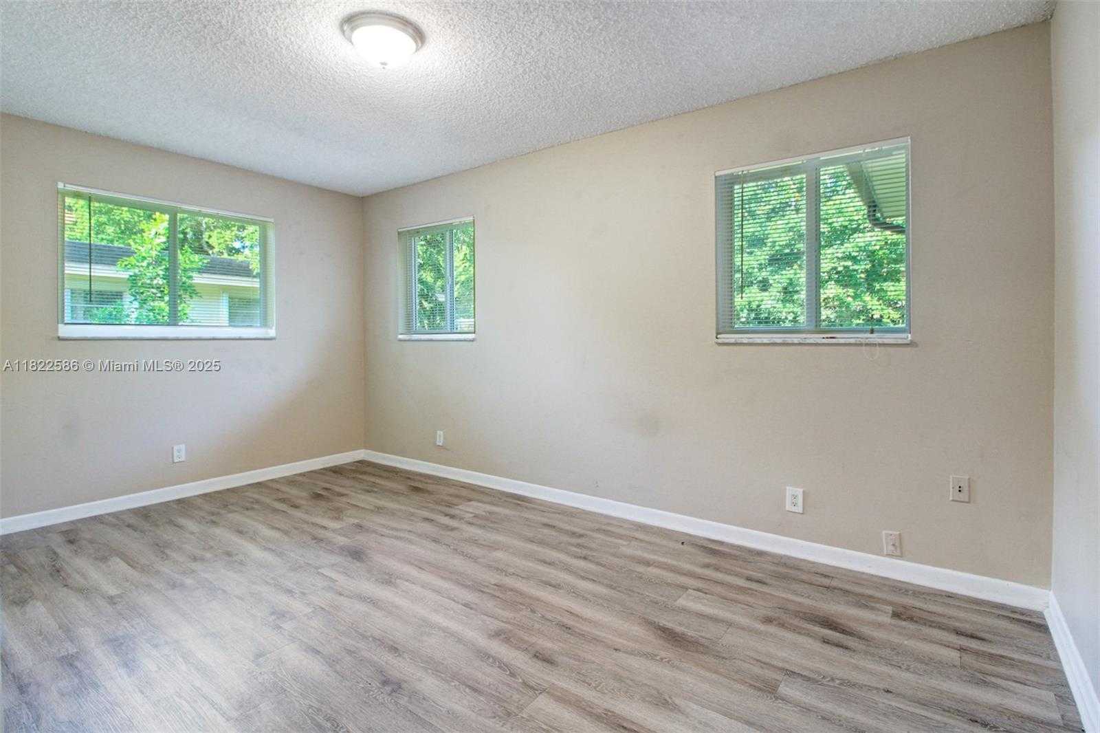 Small Image of 1531 SOUTH WEST 67TH TER, Plantation Number 17