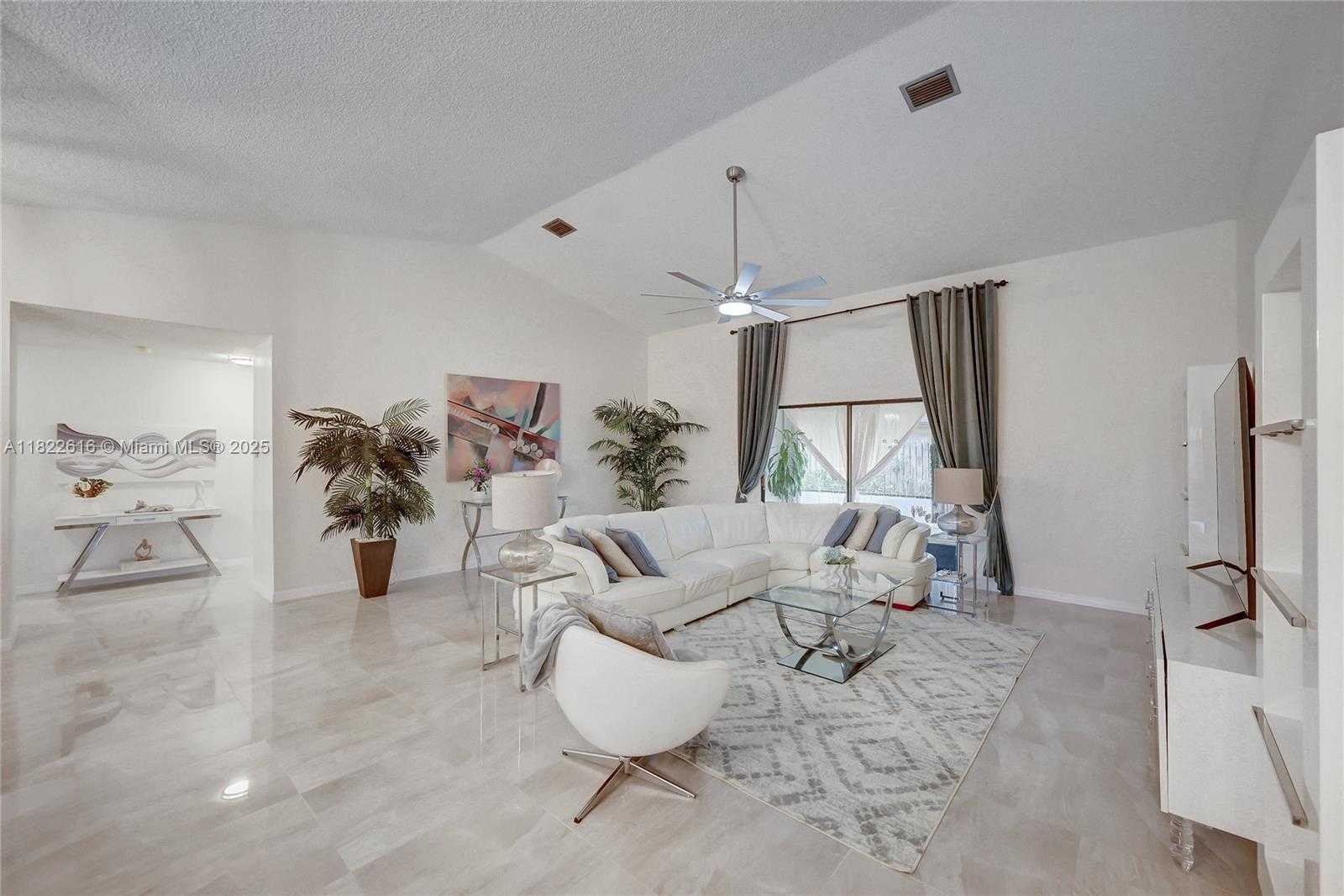 Small Image of 2530 RIVIERA DR, Delray Beach Number 10