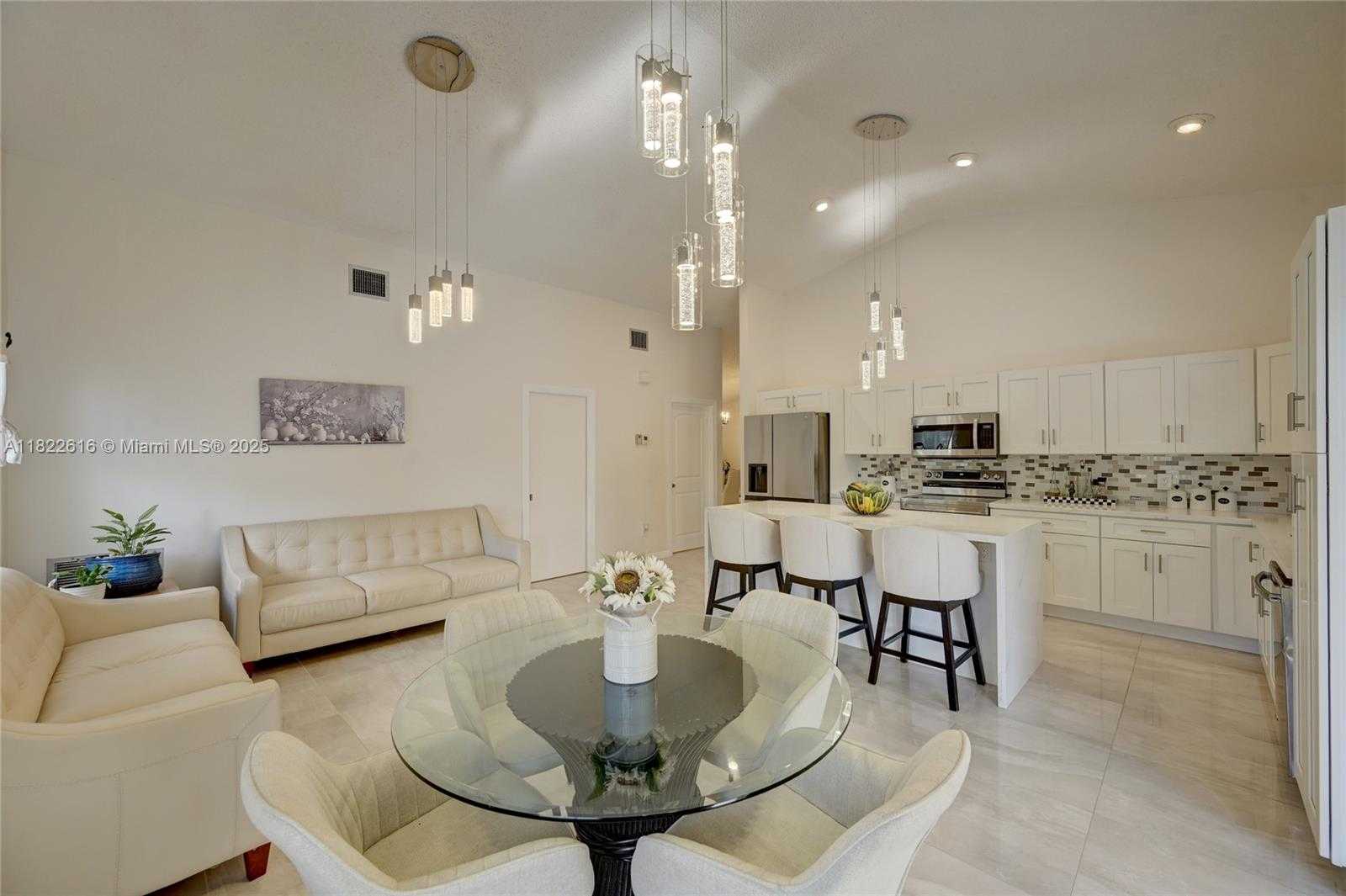 Small Image of 2530 RIVIERA DR, Delray Beach Number 17
