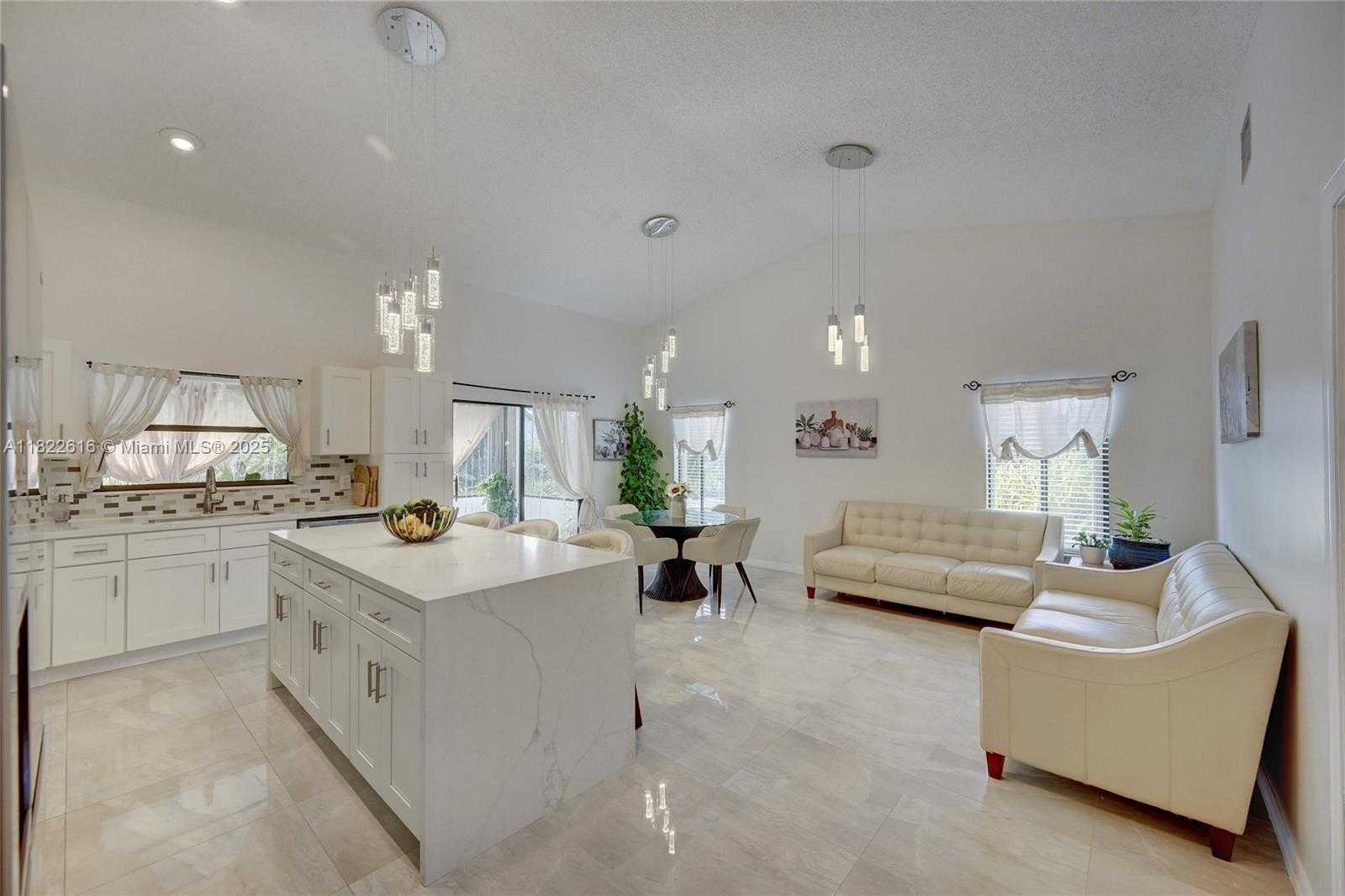 Small Image of 2530 RIVIERA DR, Delray Beach Number 18