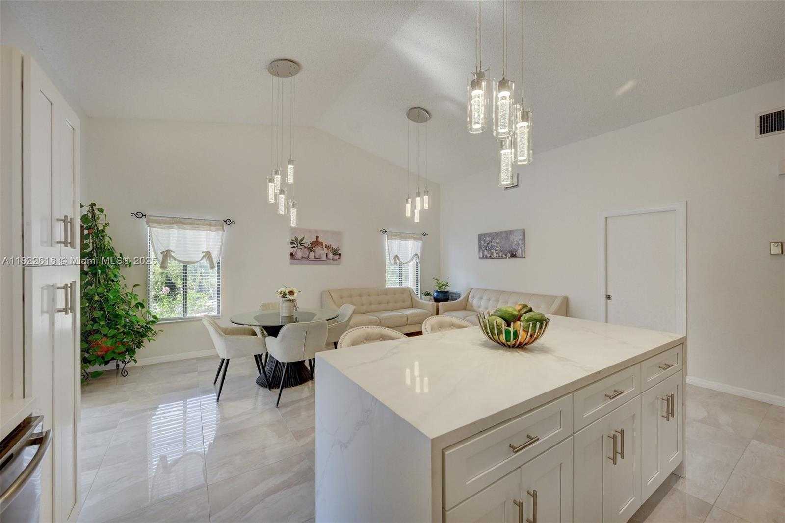 Small Image of 2530 RIVIERA DR, Delray Beach Number 19