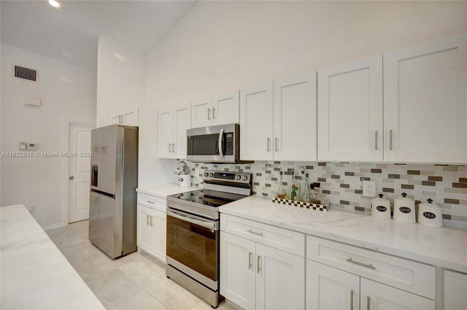 Small Image of 2530 RIVIERA DR, Delray Beach Number 23