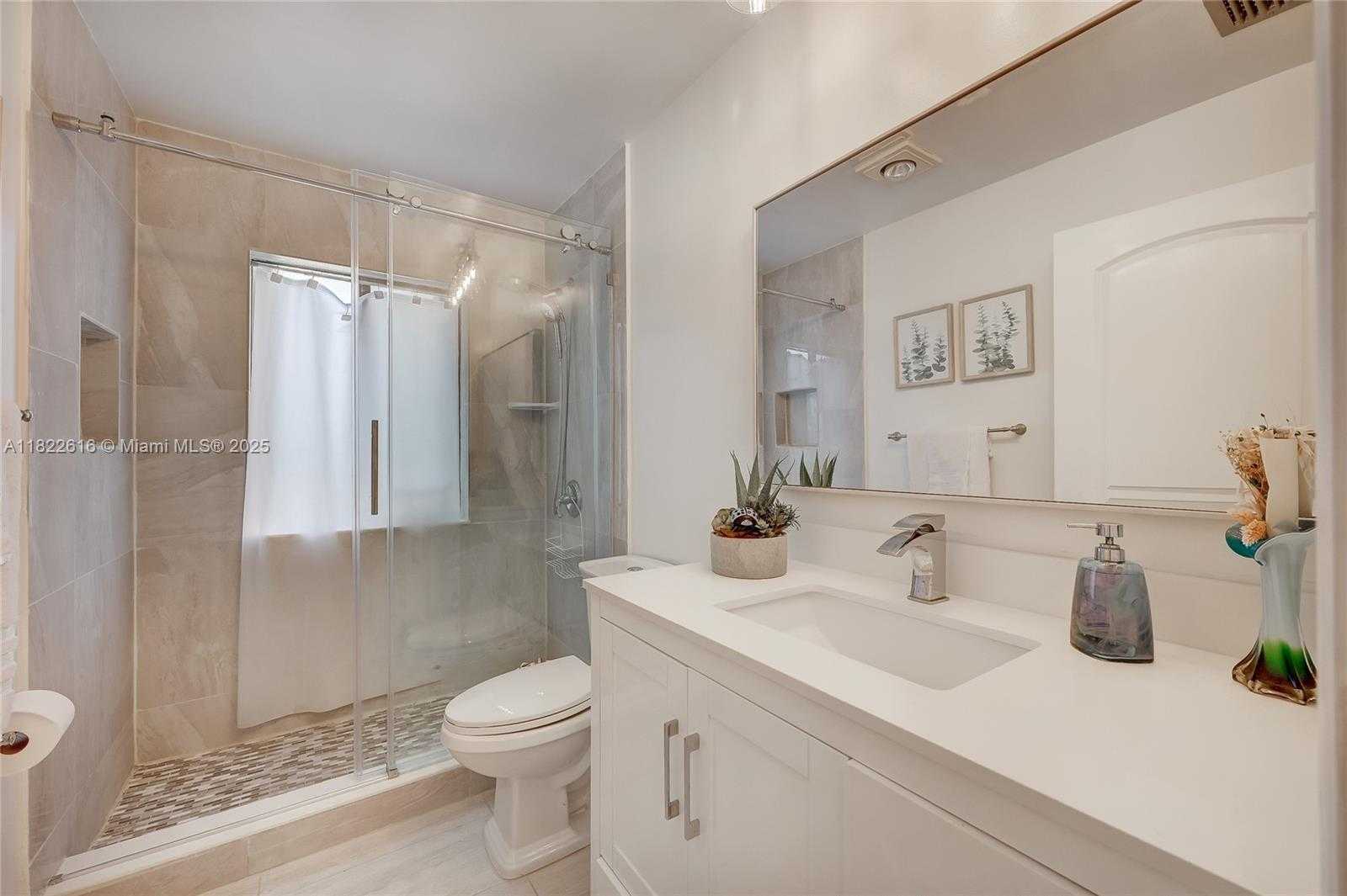 Small Image of 2530 RIVIERA DR, Delray Beach Number 24
