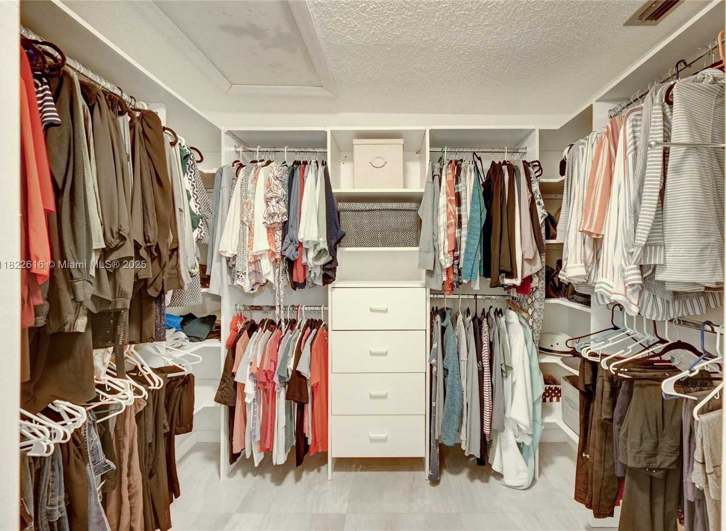 Small Image of 2530 RIVIERA DR, Delray Beach Number 27