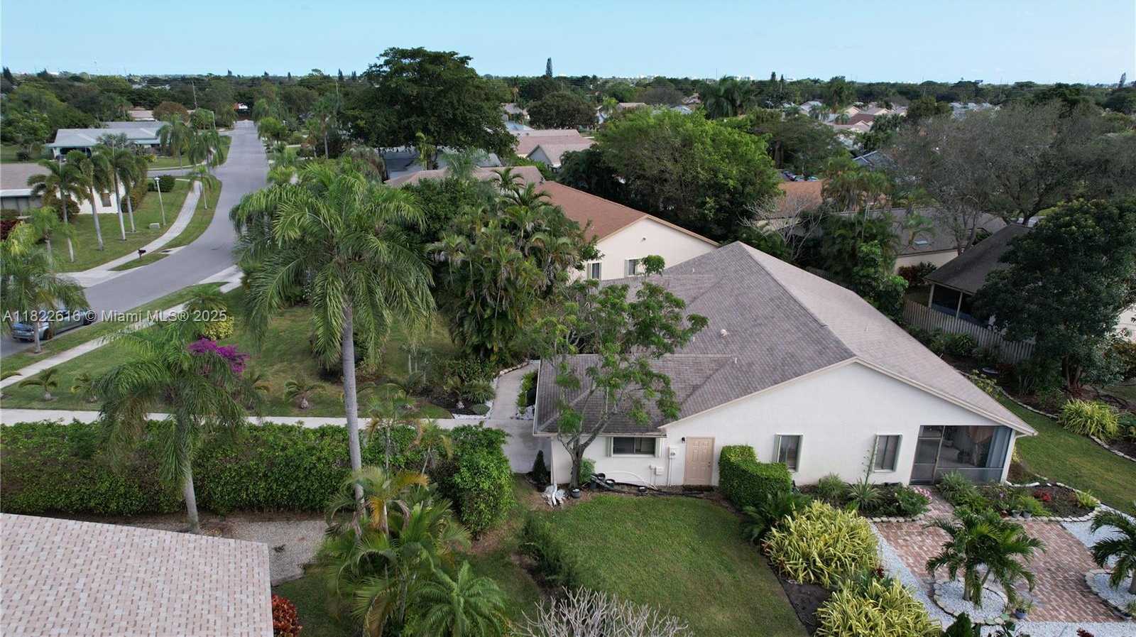 Small Image of 2530 RIVIERA DR, Delray Beach Number 4