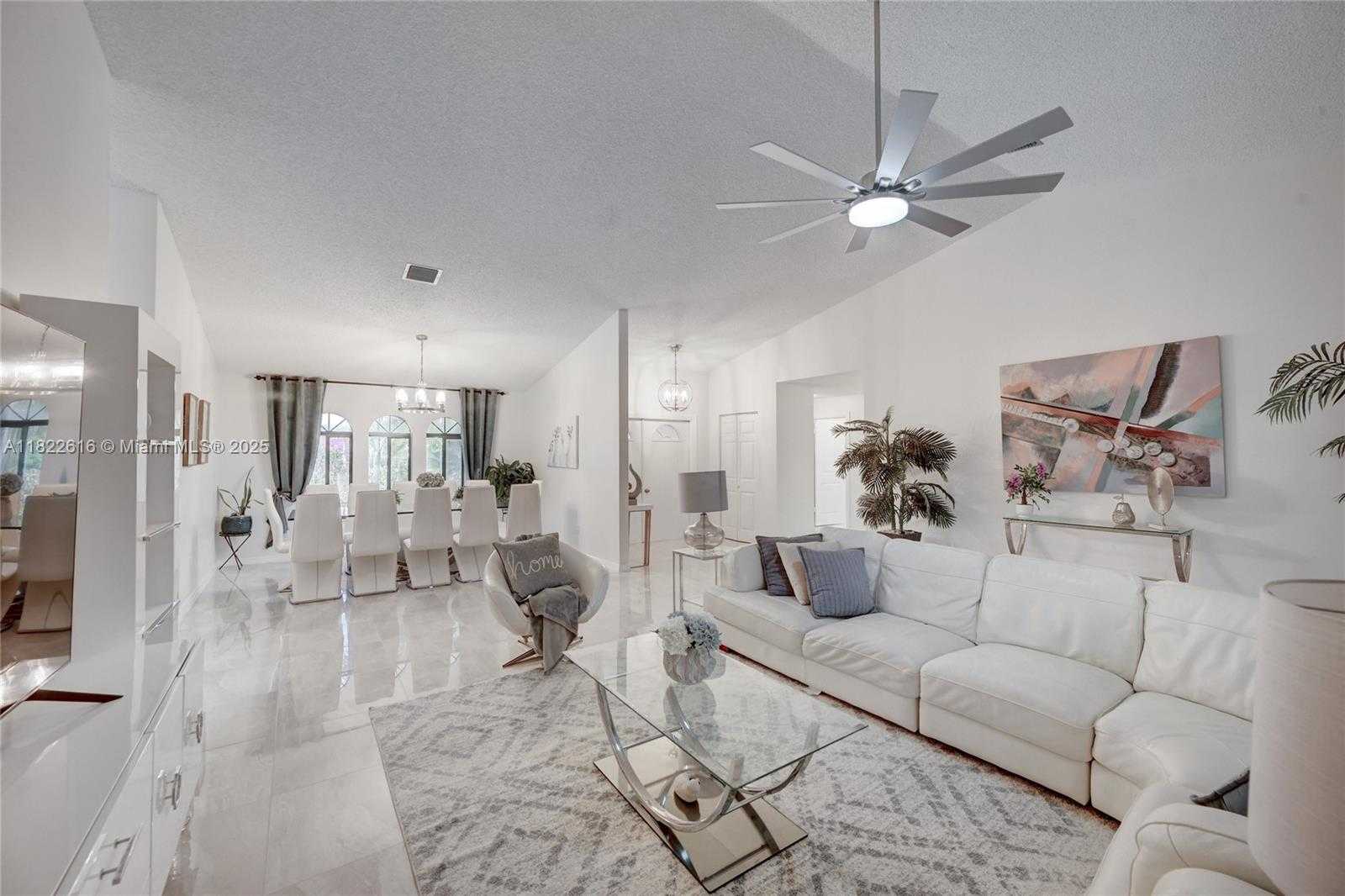 Small Image of 2530 RIVIERA DR, Delray Beach Number 9