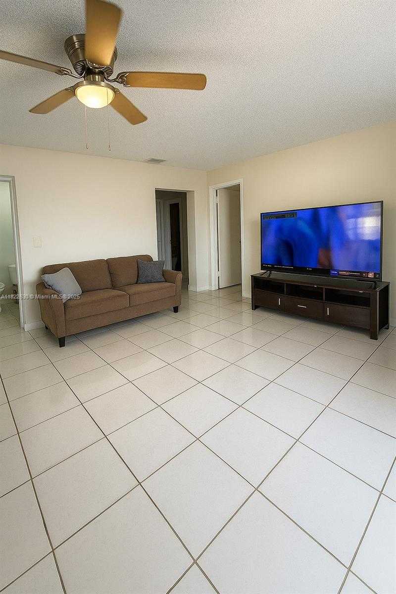 Small Image of 5348 WEST 14TH AVE, Hialeah Number 18