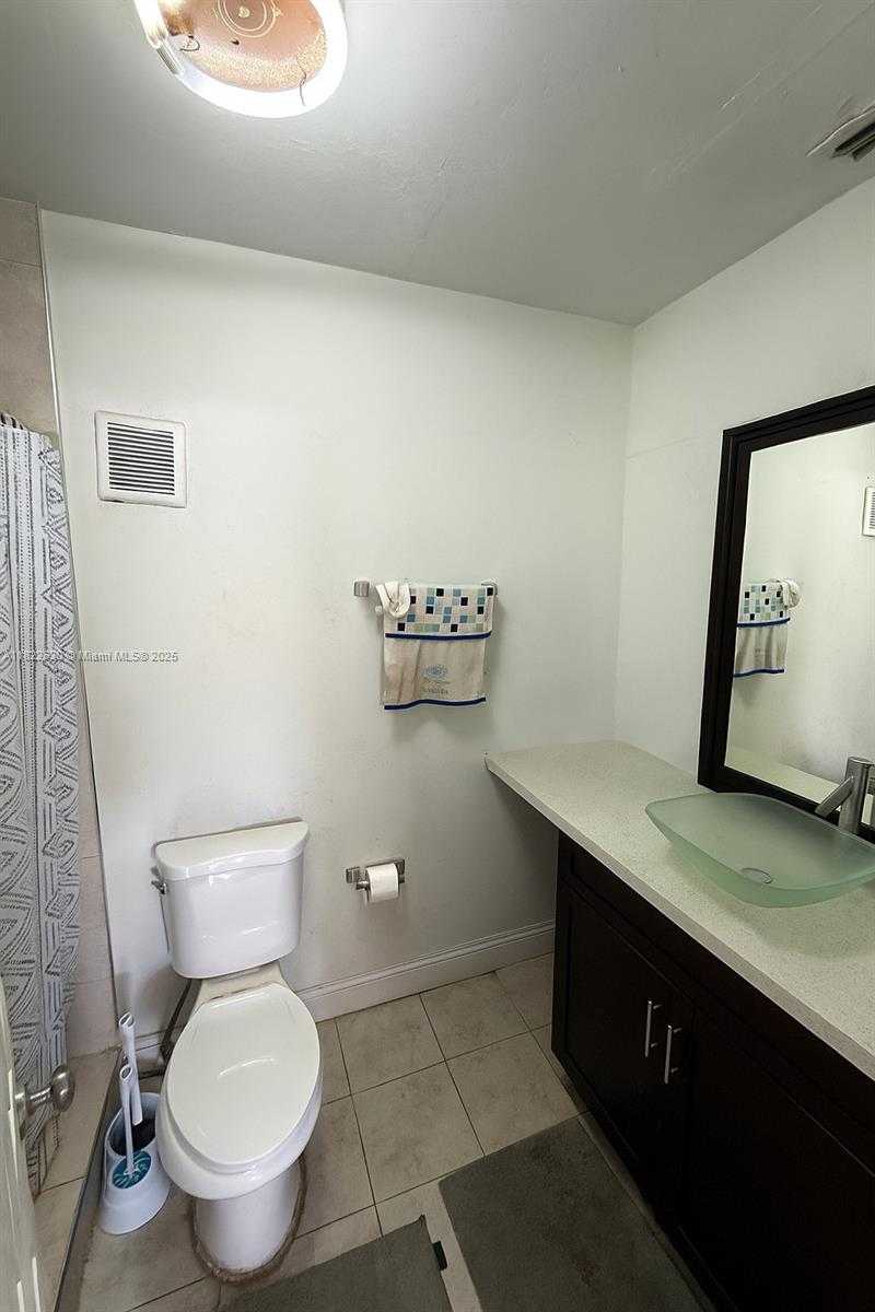 Small Image of 5348 WEST 14TH AVE, Hialeah Number 19