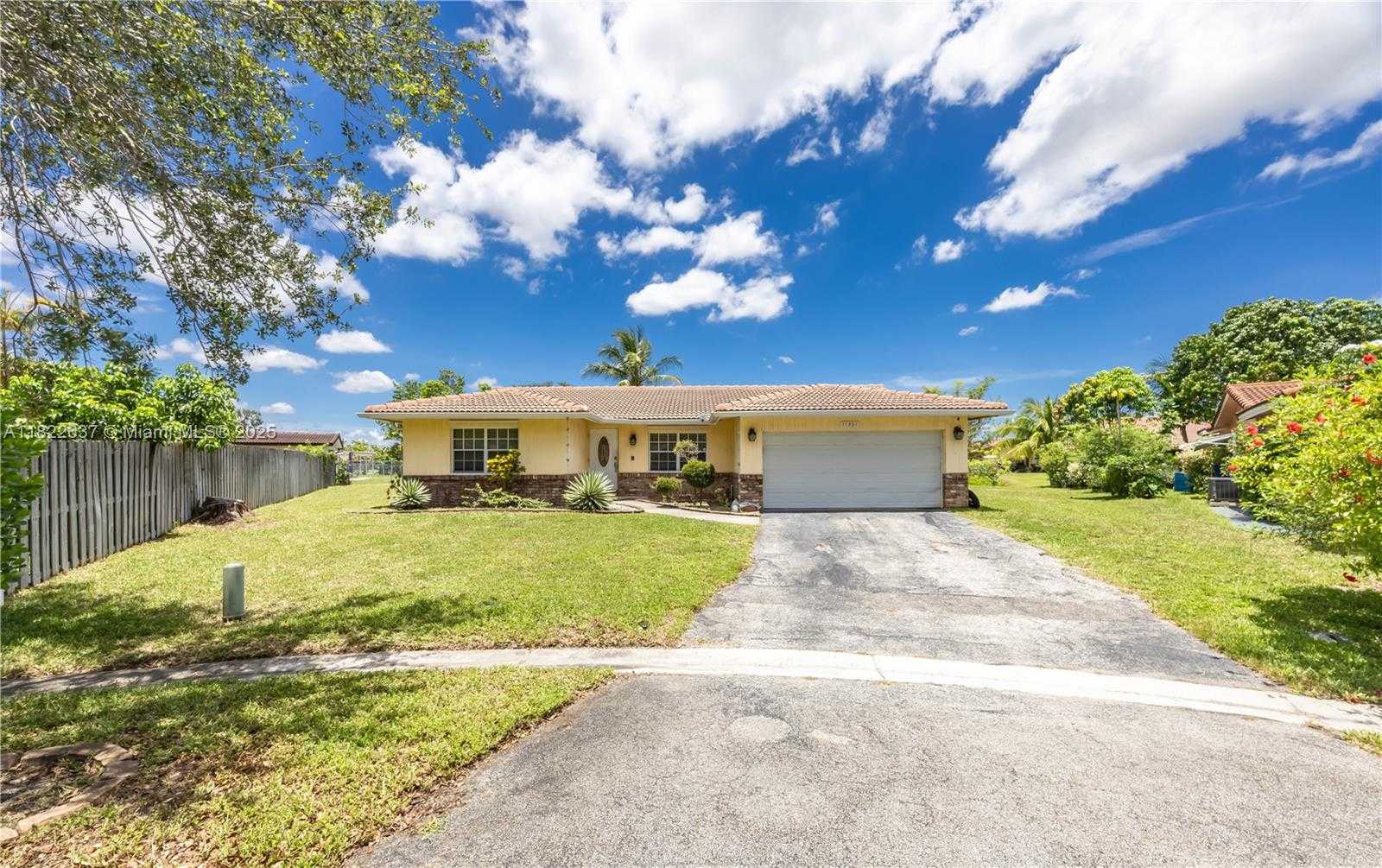Small Image of 11351 NORTH WEST 37TH ST, Coral Springs Number 2