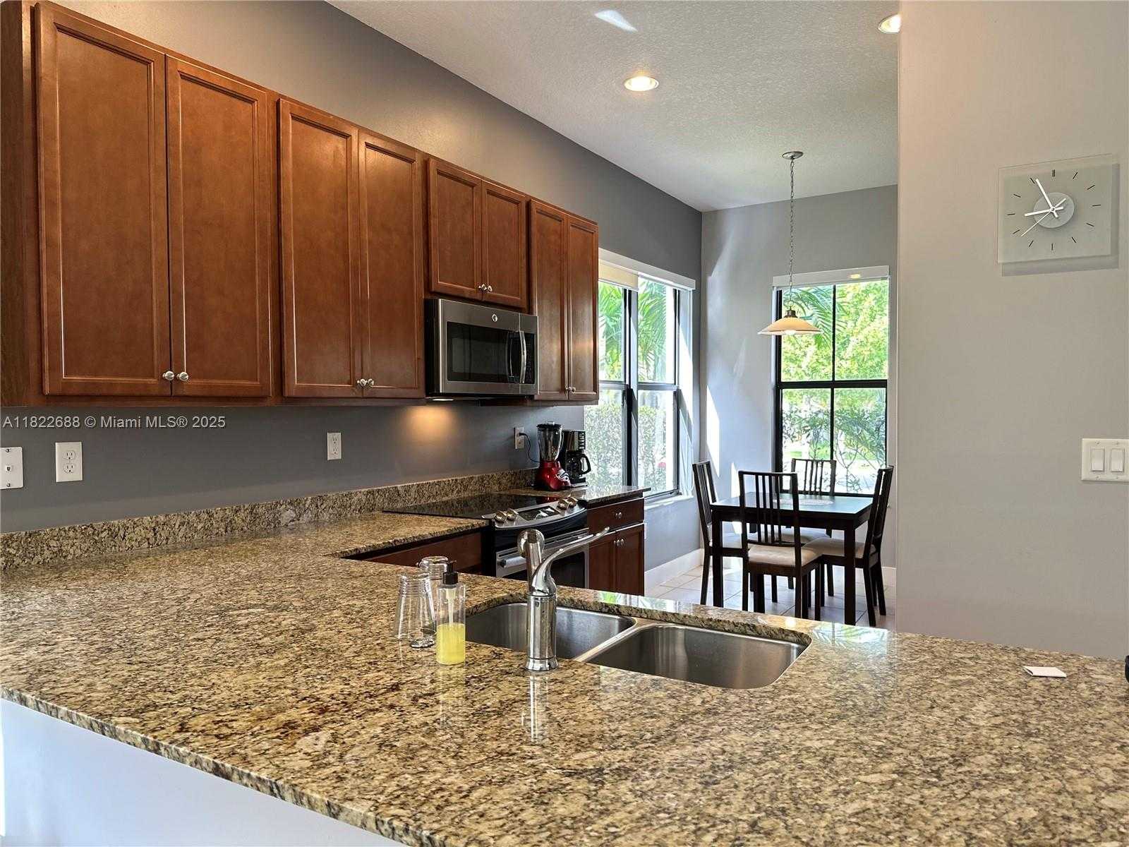 Small Image of 3278 WEST 97TH TER, Hialeah Number 22