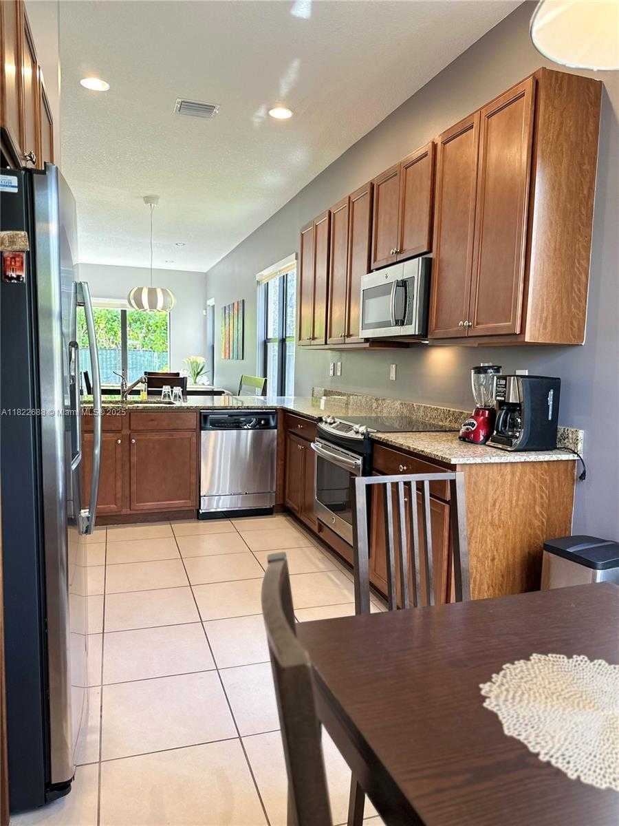 Small Image of 3278 WEST 97TH TER, Hialeah Number 35