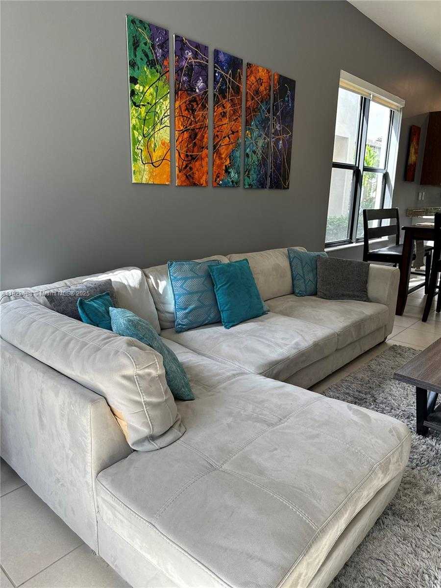 Small Image of 3278 WEST 97TH TER, Hialeah Number 39