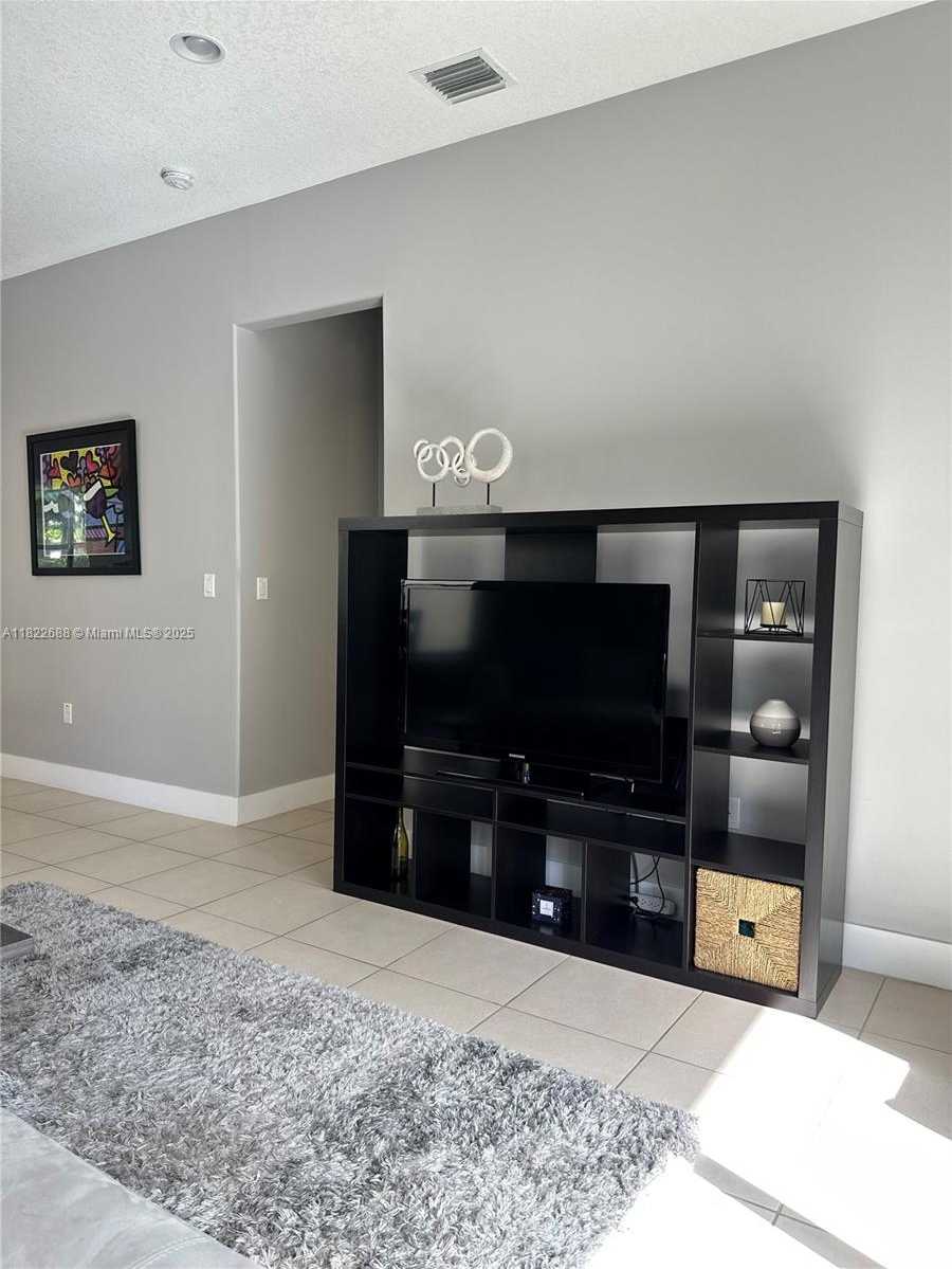 Small Image of 3278 WEST 97TH TER, Hialeah Number 42