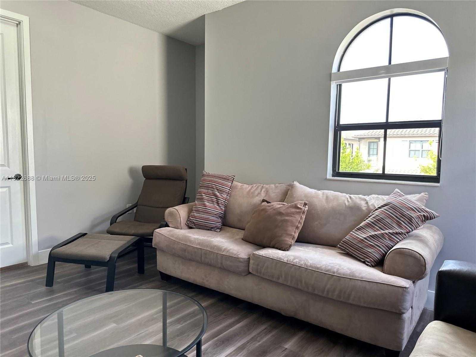 Small Image of 3278 WEST 97TH TER, Hialeah Number 59