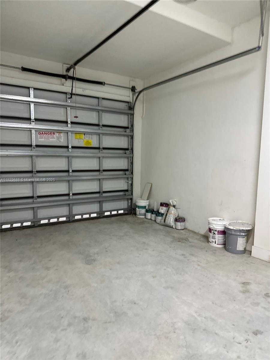 Small Image of 3278 WEST 97TH TER, Hialeah Number 63