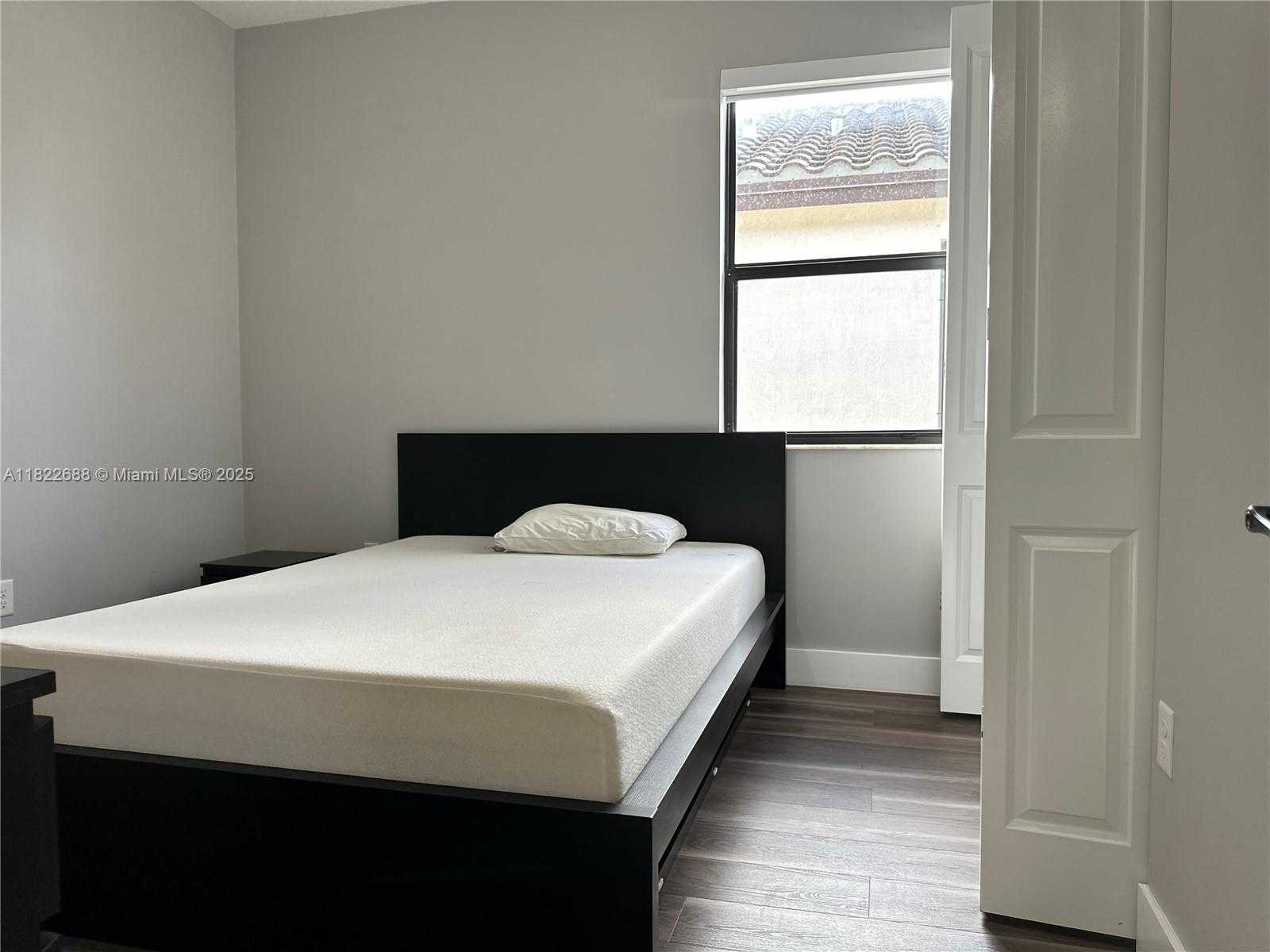 Small Image of 3278 WEST 97TH TER, Hialeah Number 74