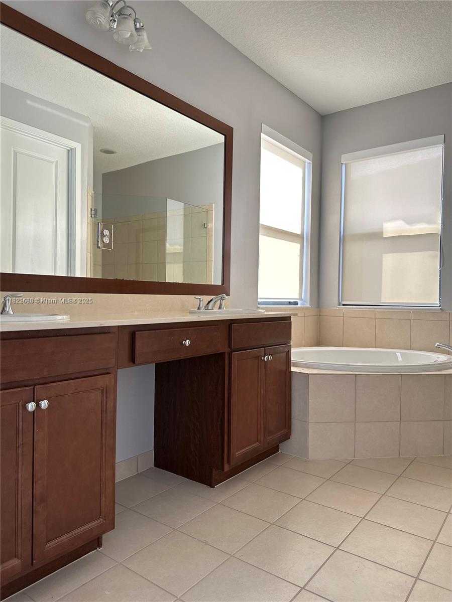 Small Image of 3278 WEST 97TH TER, Hialeah Number 77