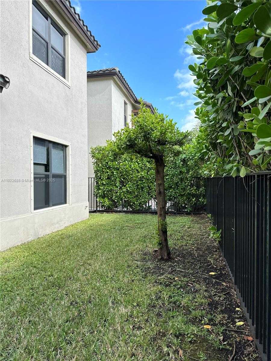 Small Image of 3278 WEST 97TH TER, Hialeah Number 8