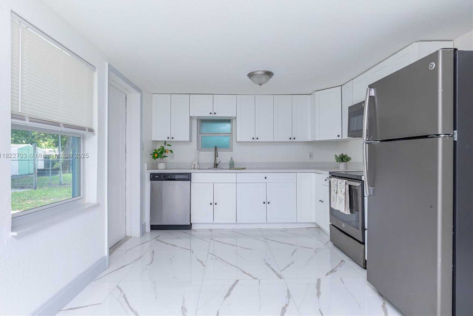 Small Image of 1758 NORTH EAST 183RD ST, North Miami Beach Number 2