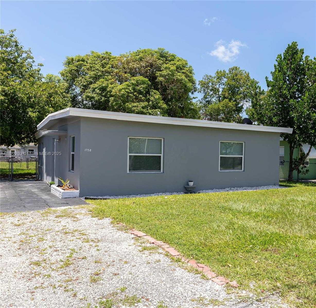 Small Image of 1758 NORTH EAST 183RD ST, North Miami Beach Number 24