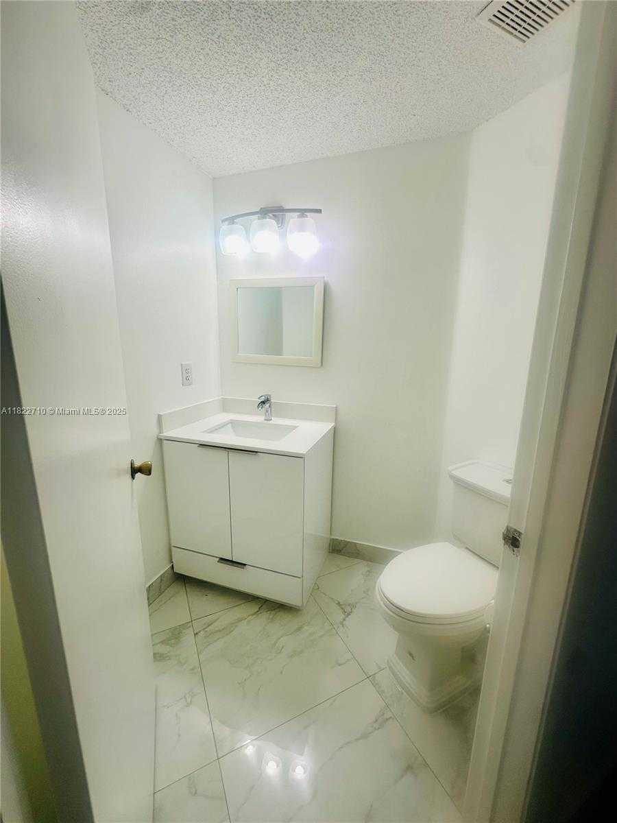 Small Image of 18961 NORTH WEST 22ND ST, Pembroke Pines Number 14