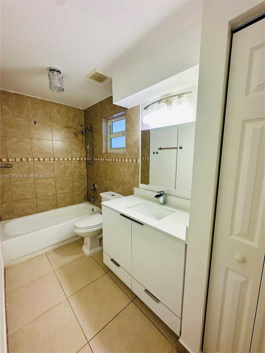 Small Image of 18961 NORTH WEST 22ND ST, Pembroke Pines Number 17