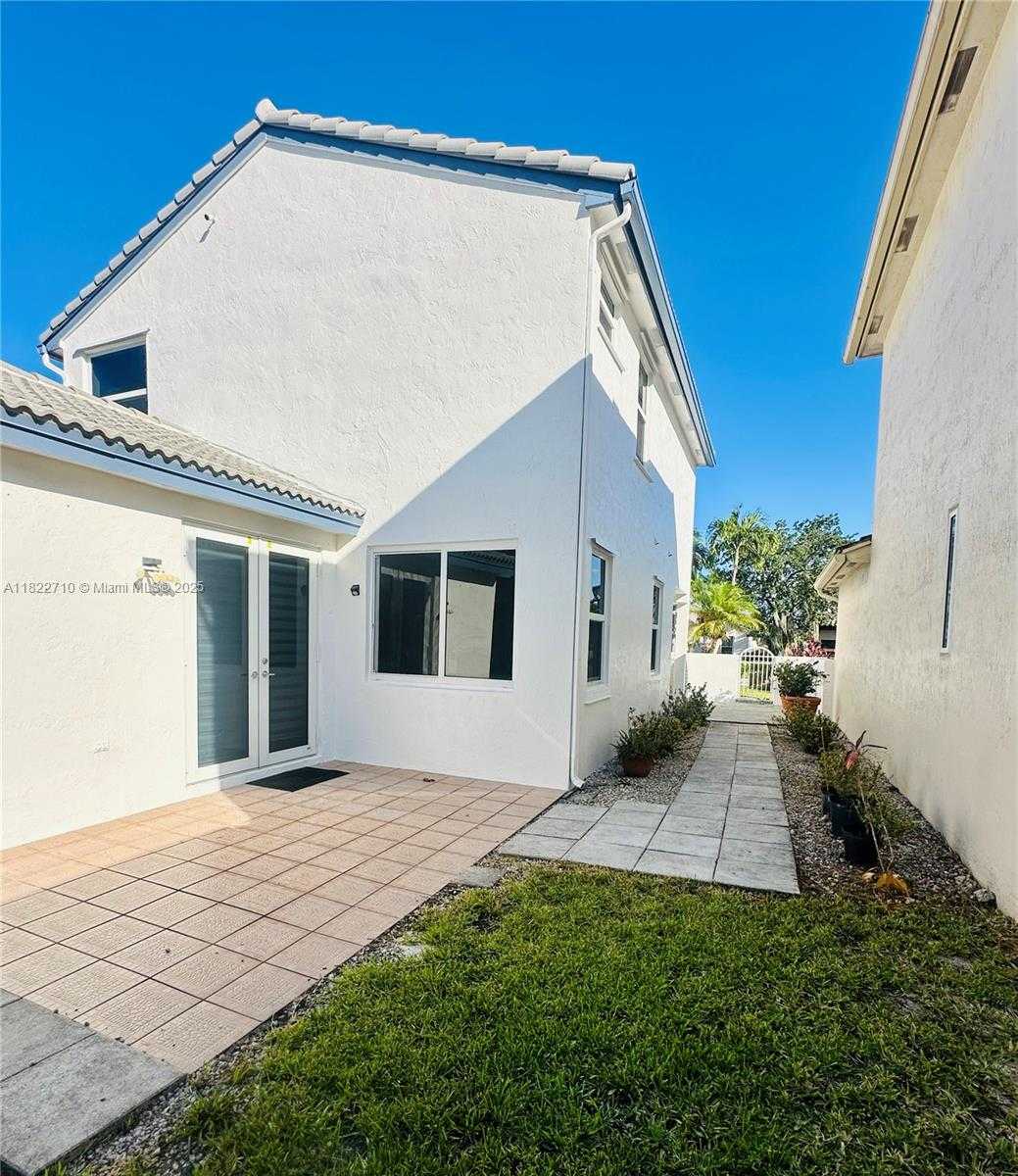 Small Image of 18961 NORTH WEST 22ND ST, Pembroke Pines Number 3