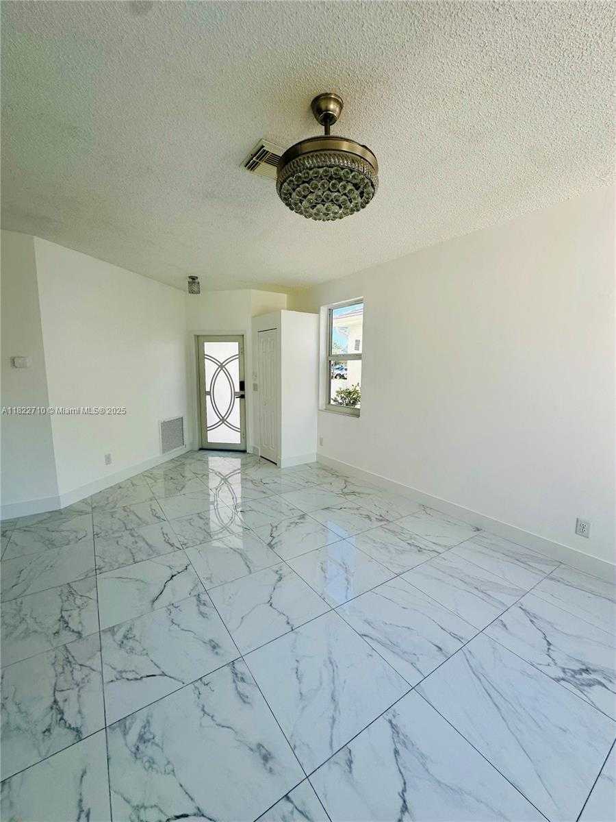 Small Image of 18961 NORTH WEST 22ND ST, Pembroke Pines Number 7