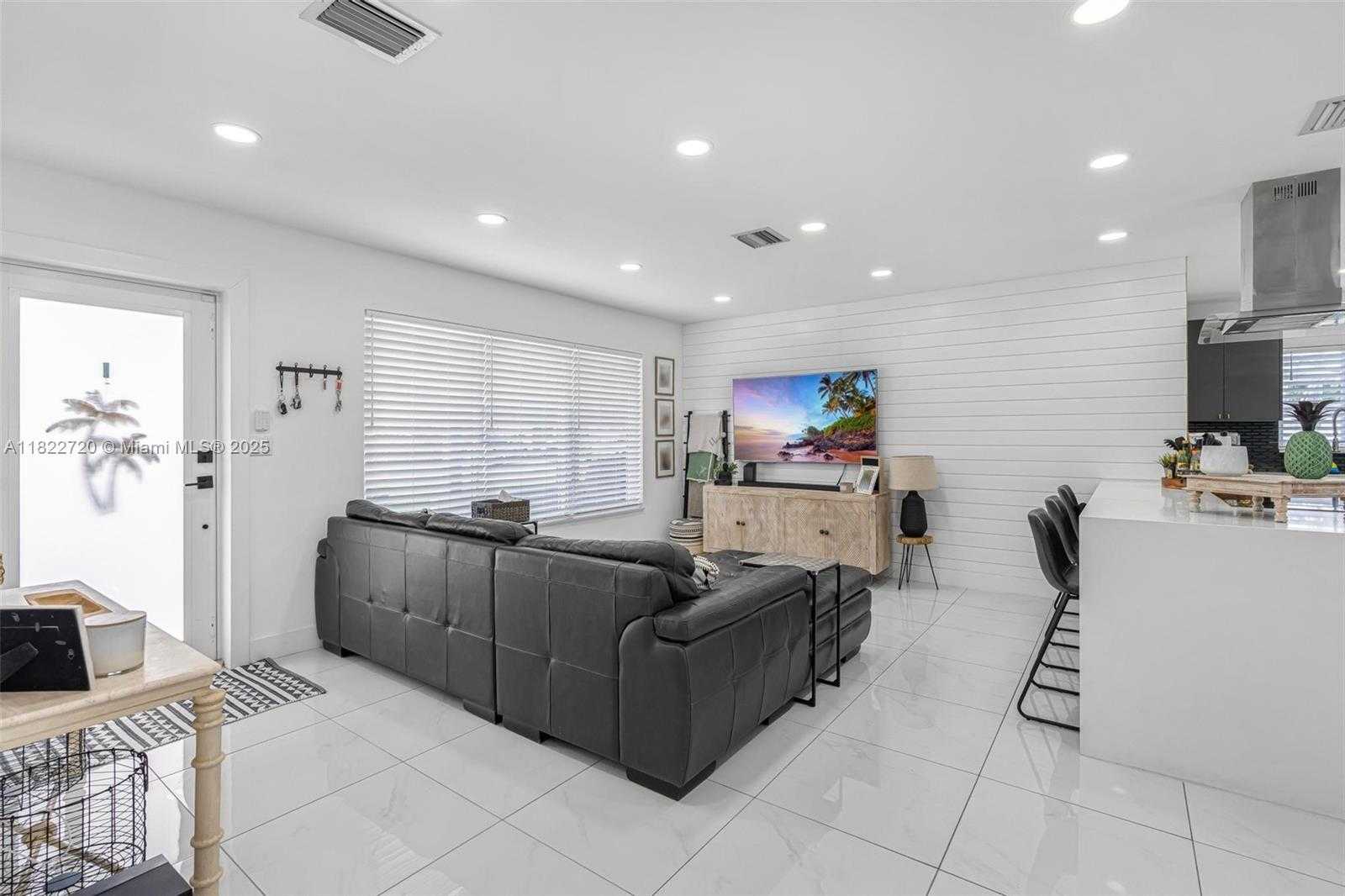 Small Image of 10371 SOUTH WEST 44TH ST, Miami Number 10