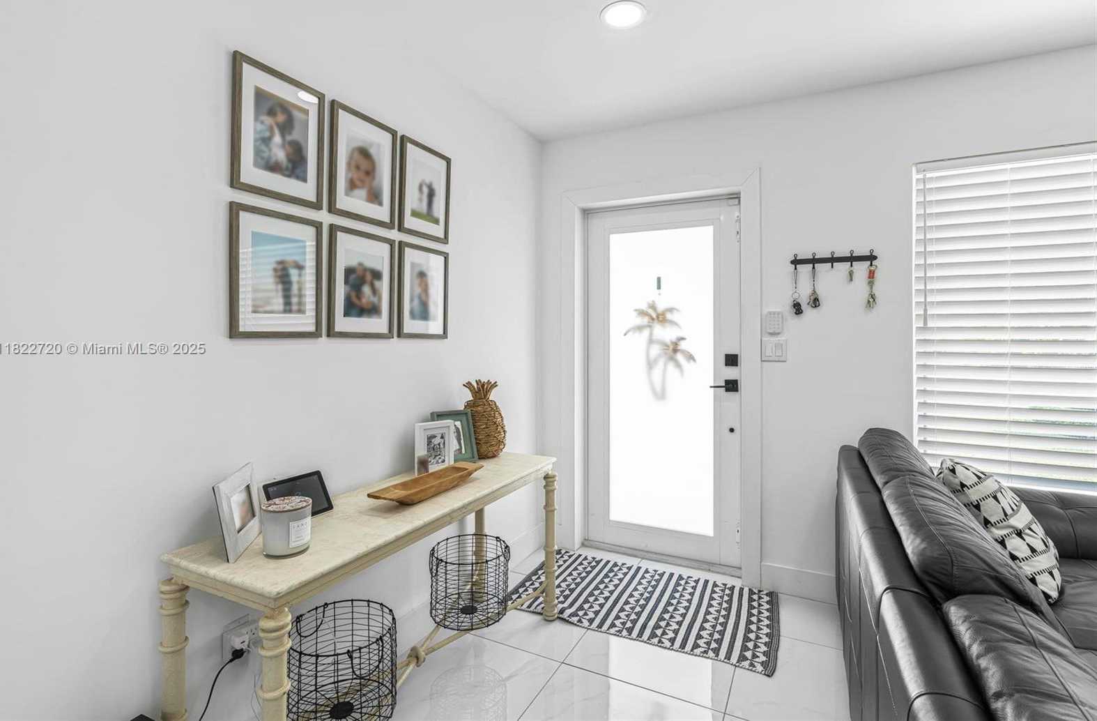 Small Image of 10371 SOUTH WEST 44TH ST, Miami Number 7