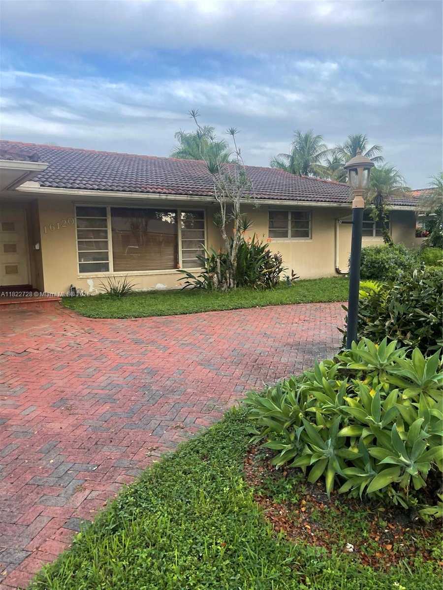 Small Image of 16120 EAST TROON CIR, Miami Lakes Number 4