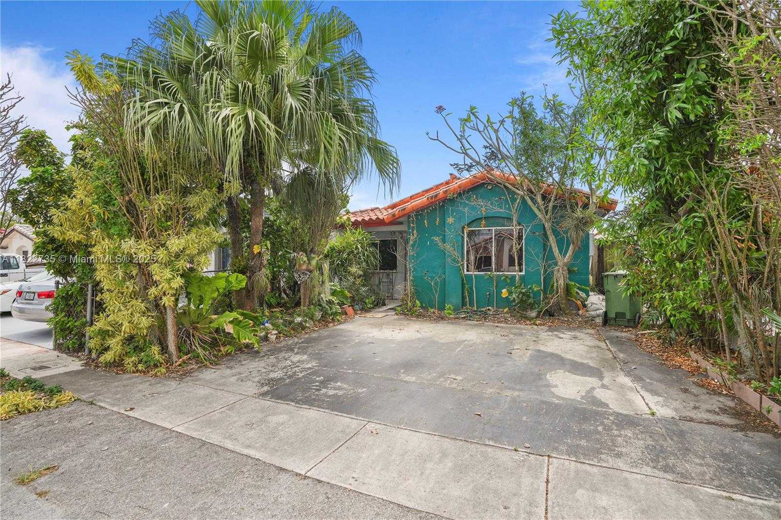 Small Image of 2846 WEST 75TH TER, Hialeah Number 2