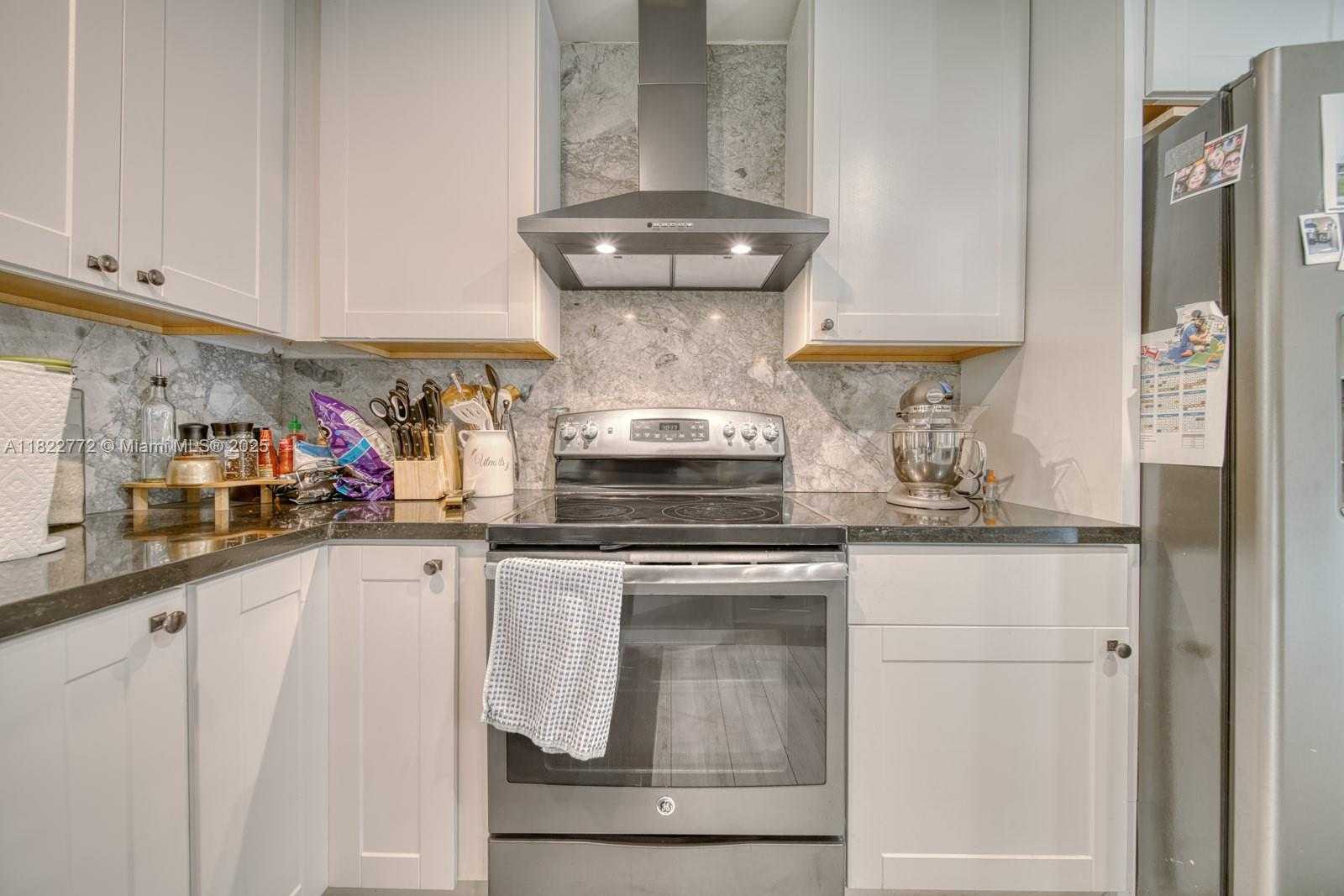 Small Image of 9104 SOUTH WEST 180TH ST, Palmetto Bay Number 10