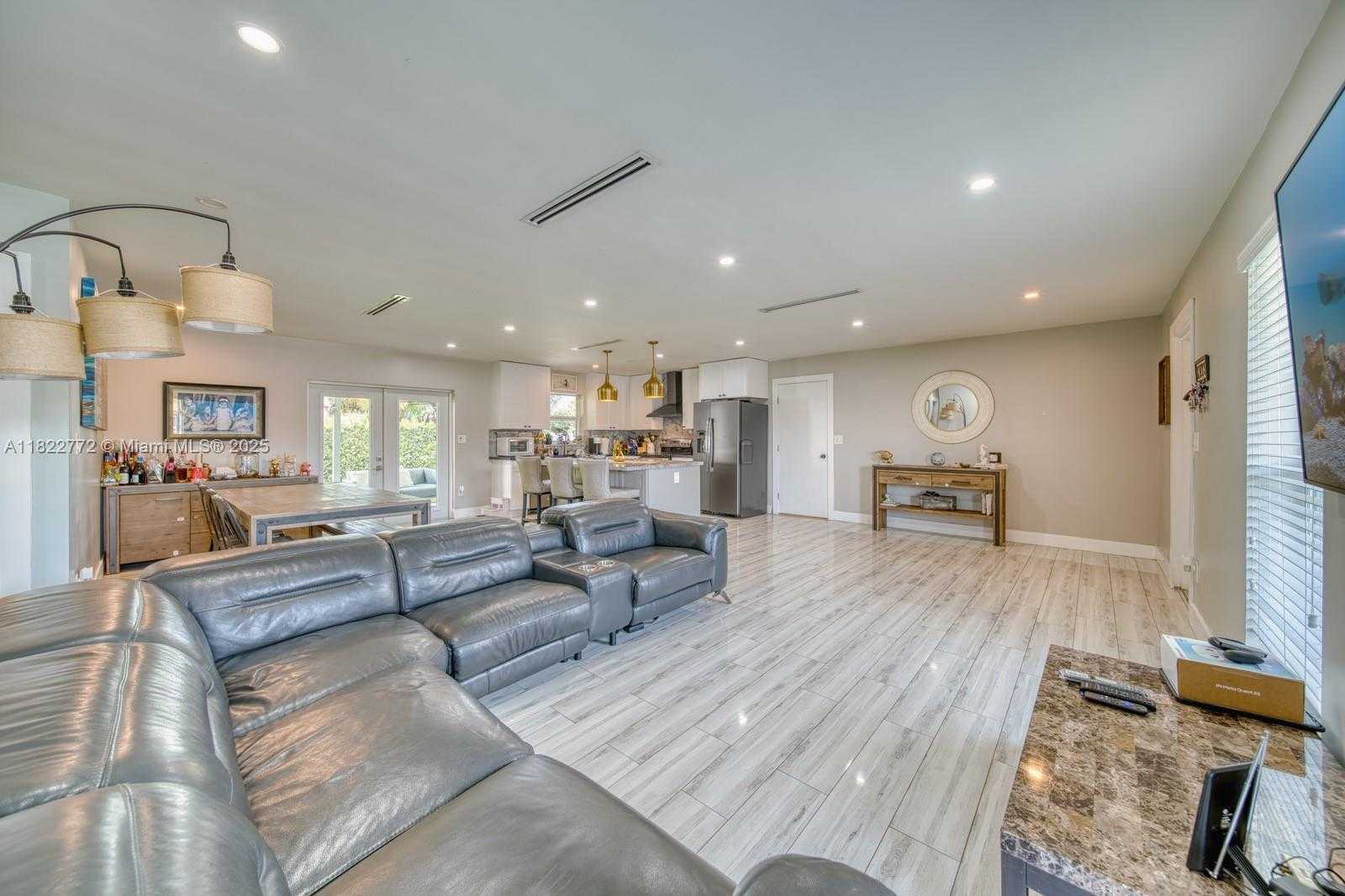 Small Image of 9104 SOUTH WEST 180TH ST, Palmetto Bay Number 12