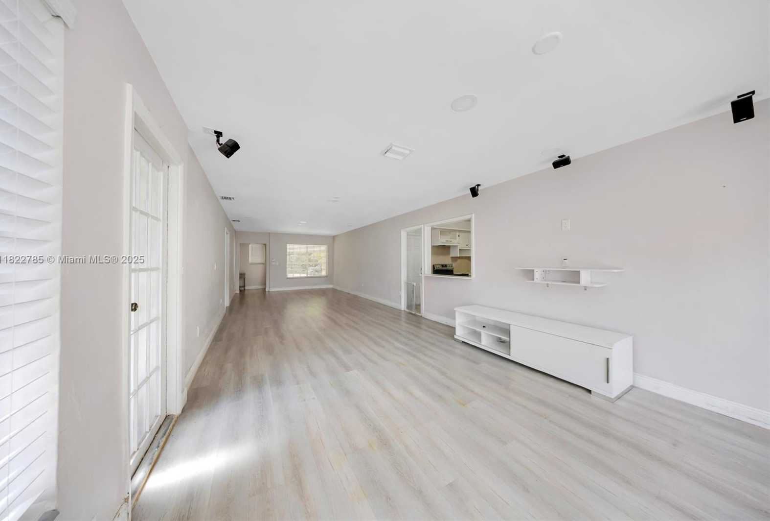 Small Image of 5781 SOUTH WEST 25TH ST, Miami Number 10