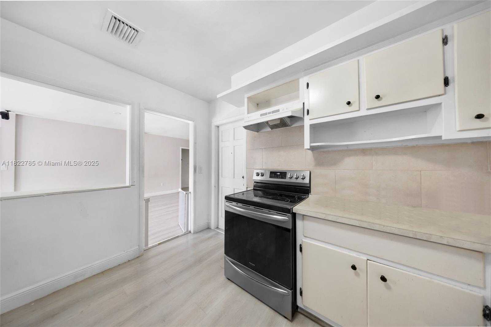 Small Image of 5781 SOUTH WEST 25TH ST, Miami Number 14