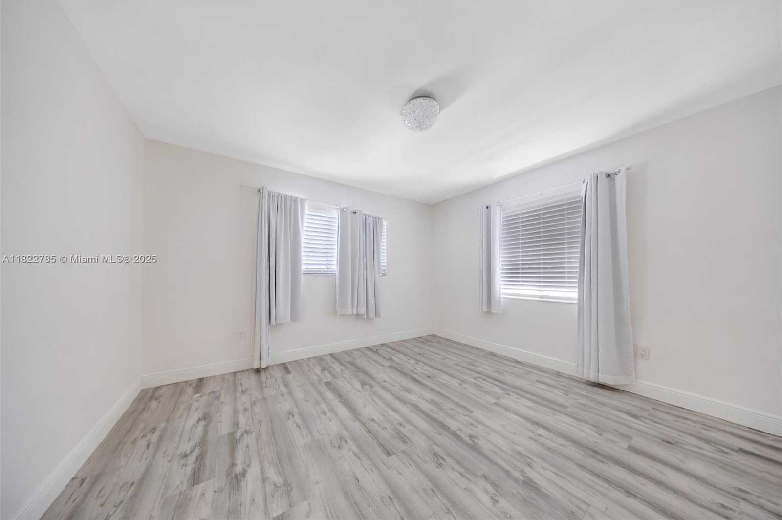 Small Image of 5781 SOUTH WEST 25TH ST, Miami Number 19