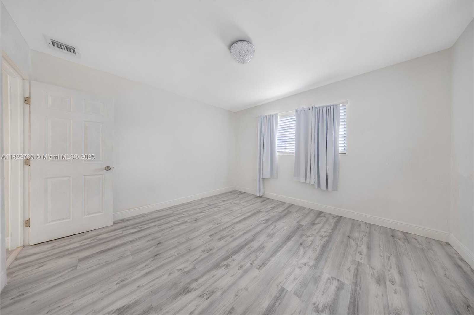 Small Image of 5781 SOUTH WEST 25TH ST, Miami Number 20